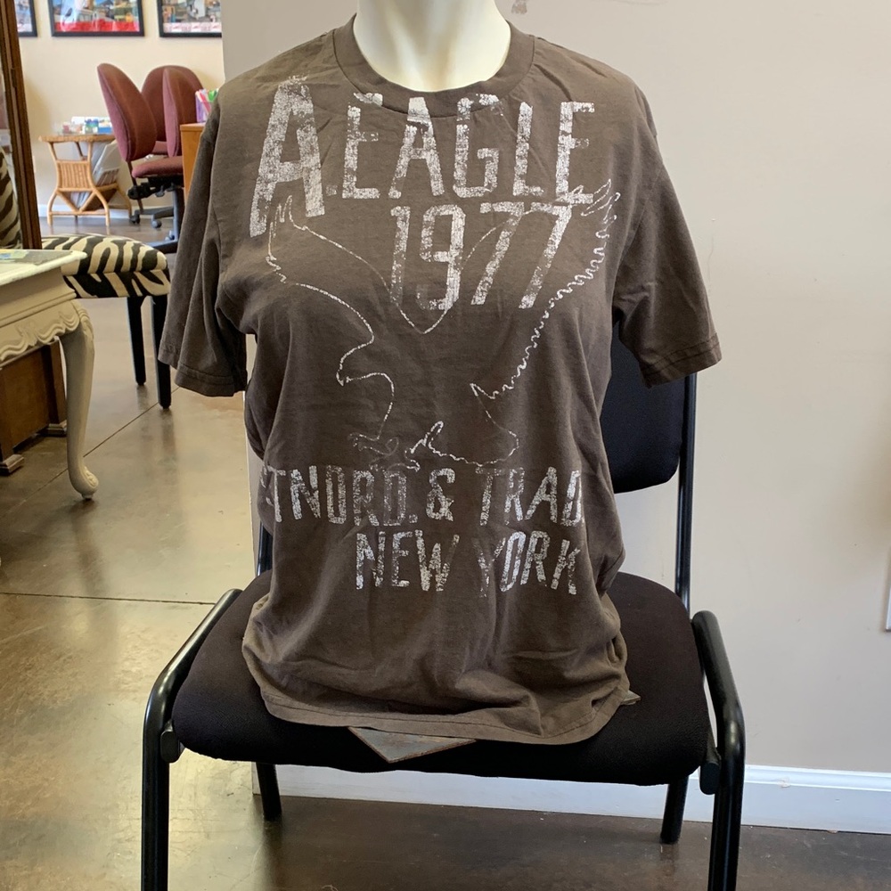 American Eagle Outfitters Brown Short Sleeve Graphic Tee